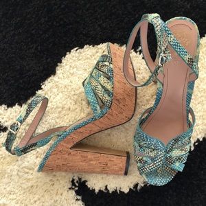 Vince Camuto platform sandals size 10B